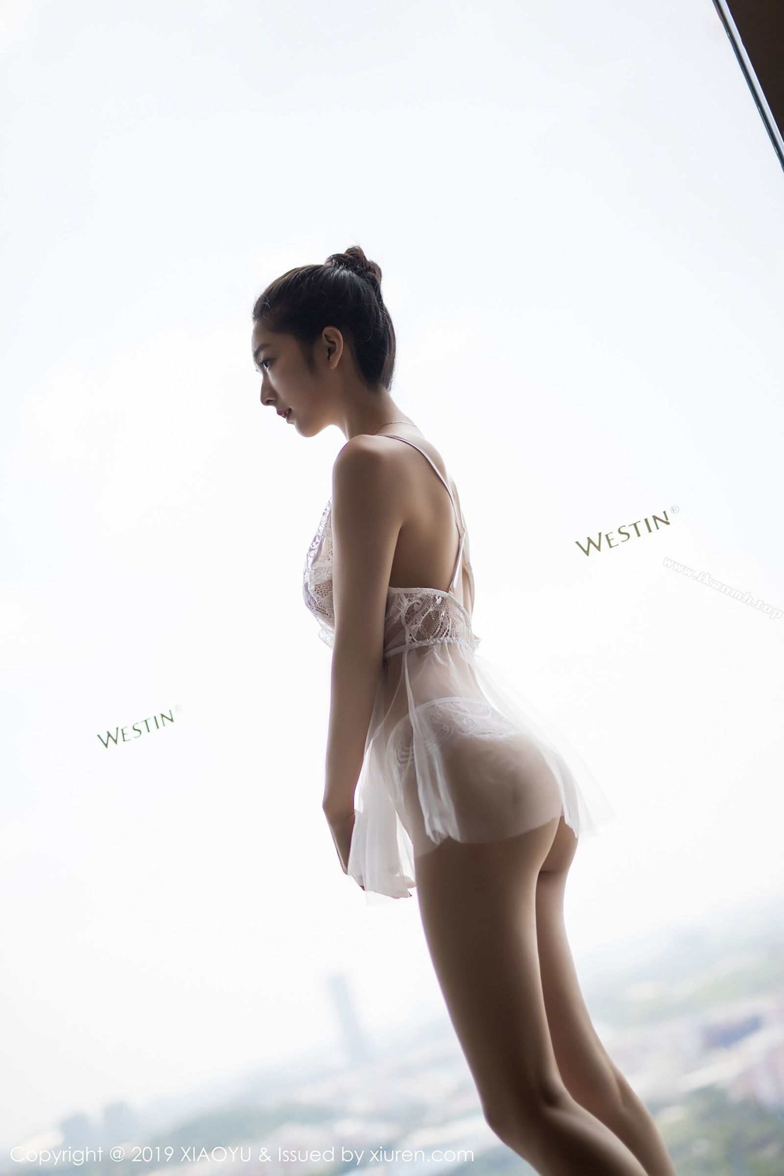性感写真(真人集)现代薄纱性感与古典韵味旗袍相互碰撞的韵味,一展妩媚柔情